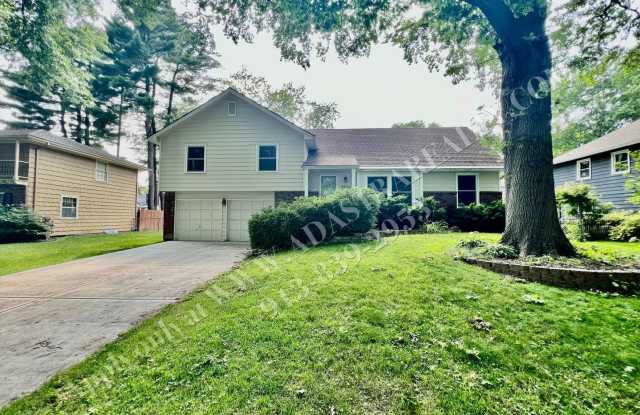 Lovely Home In Nall Hills-Available NOW!! Gallery 4