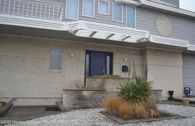 106 Oceanfront Gallery 3