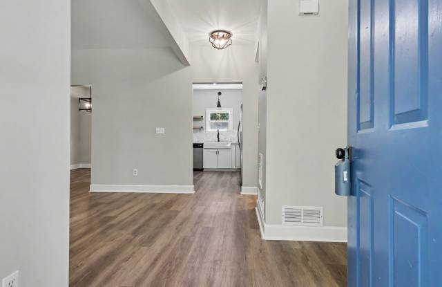 1359 Fischer Road Gallery 3