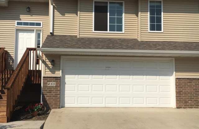 462 Rj Drive - 462 RJ Drive, Tiffin, IA 52340