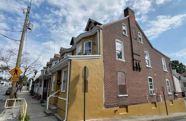 240 E Hamilton Street photos photos