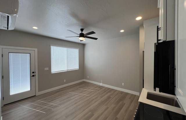 2213 320 S Gallery 2