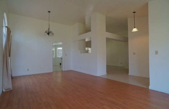 1509 Deerfield Circle Gallery 4