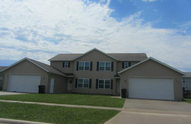 Beautiful 4 Bedroom, 4 Bath Townhome – Cedar Falls May 2025! photos photos