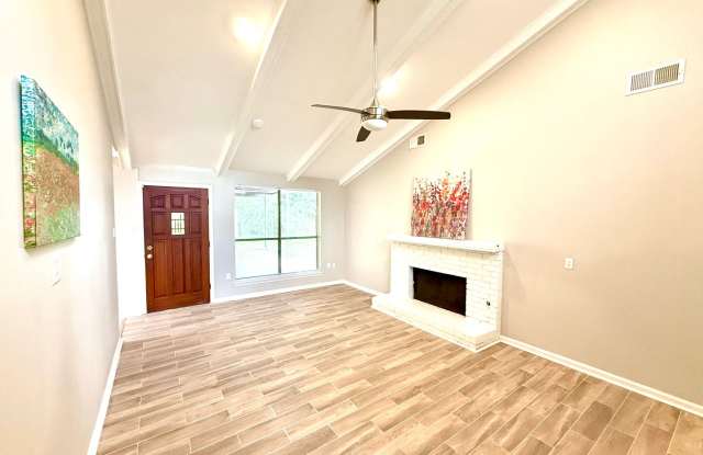 Stylish, Spacious  In a Prime Baton Rouge Neighborhood! - 1522 Briarrose Drive, Village St. George, LA 70810