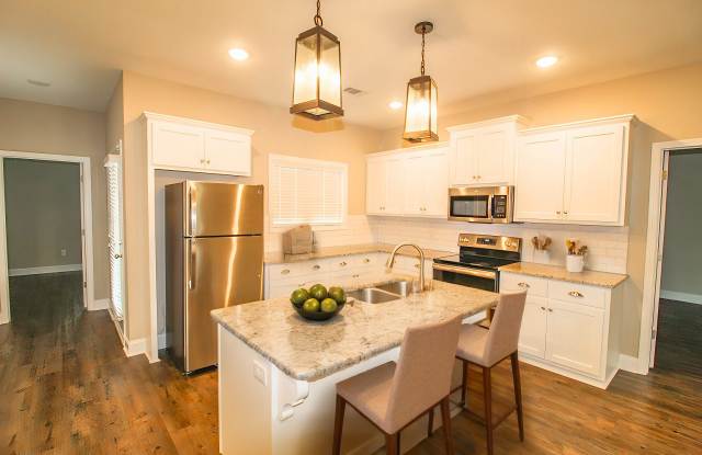 14 Grove Circle - 14 Grove Circle, Statesboro, GA 30458 14 Grove Circle - 14 Grove Circle, Statesboro, GA 30458