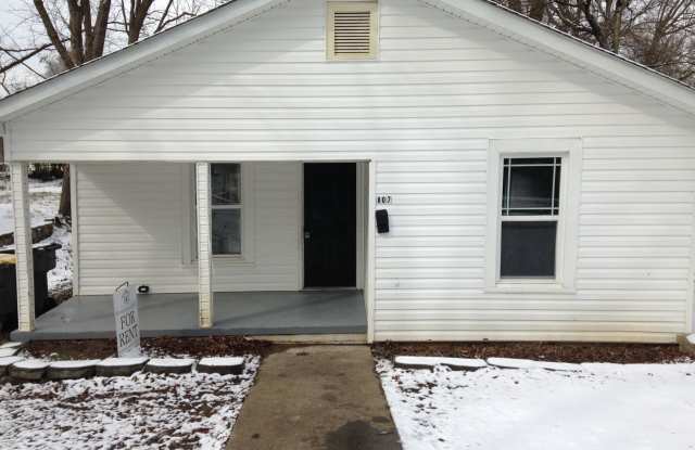 Wonderful 2BR/1BA house close to downtown Gallery 3