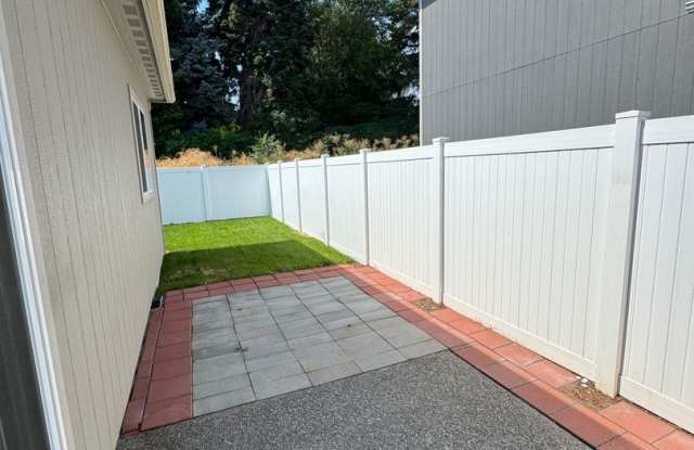 Duplex in Gated Community Gallery 4