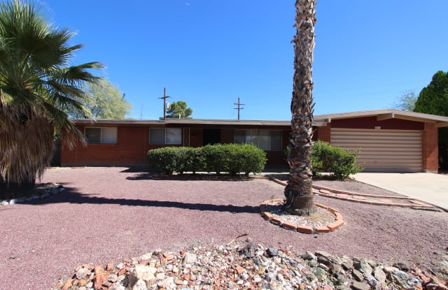 8851 E Shiloh Pl - 8851 East Shiloh Place, Tucson, AZ 85710