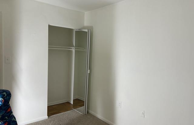 1032 West Side Drive Gallery 3