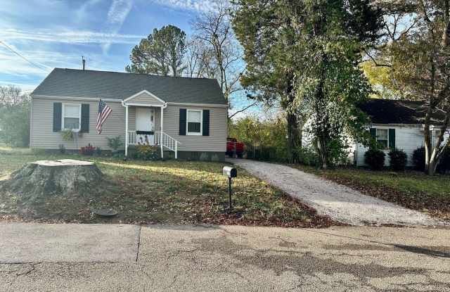 Knoxville 37920 - 2 bedroom, 1 bath home - Contact Adam Joachim (352) 220-7700 photos photos