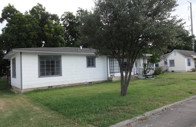 1730 Alametos St - 1730 Alametos St, San Antonio, TX 78201