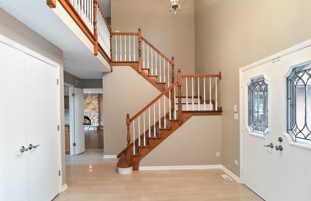 215 RODGERS Court Gallery 3