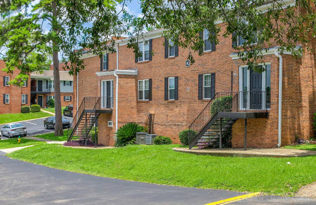 Live Oaks at 275 photos photos