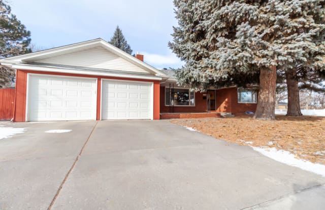1518 Hot Springs Avenue - 2 photos photos