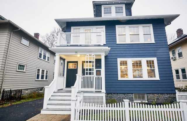 35 Roseway StreetUnit 2 photos photos