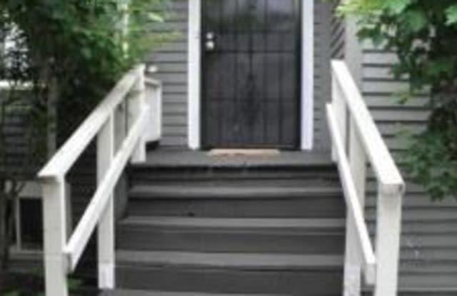 210 Burnett Ave N - 210 Burnett Avenue North, Renton, WA 98057