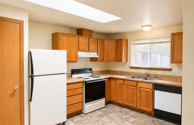 60 East Hemlock Court Gallery 3