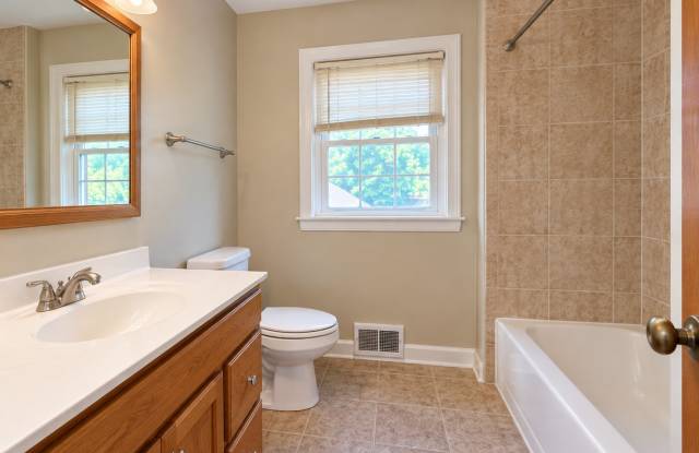 3633 Ingleside Rd - Unit 2 Gallery 3