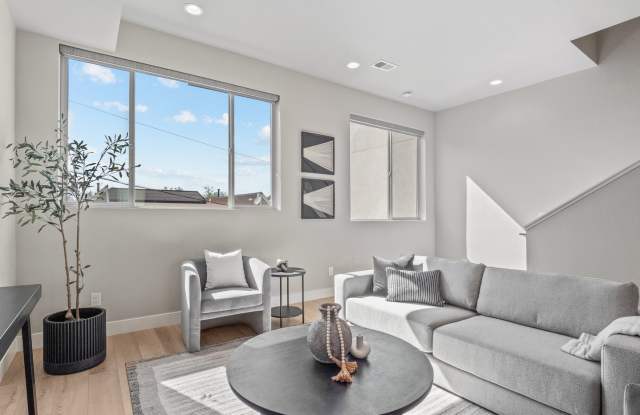 Modern Townhome with Mountain Views in One of Denver’s Best Neighborhoods photos photos
