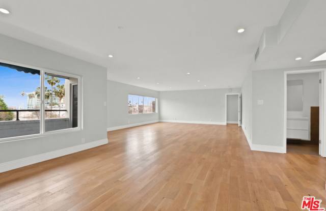 339 N OAKHURST DR - 339 North Oakhurst Drive, Beverly Hills, CA 90210