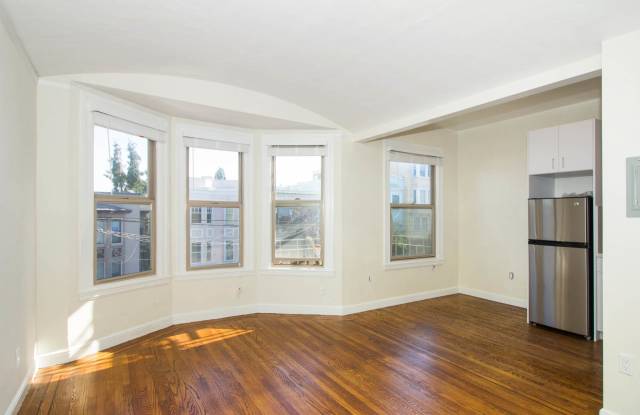 140 DUBOCE photos photos