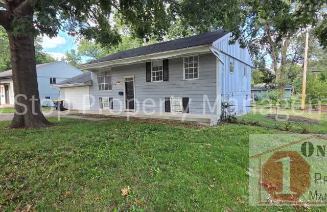 Spacious 4 bedroom 2.5 bathroom in KCMO Gallery 3
