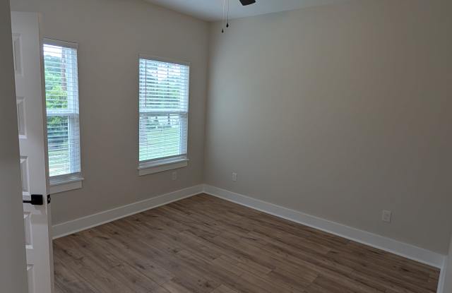 699 Pinewood Dr Gallery 4