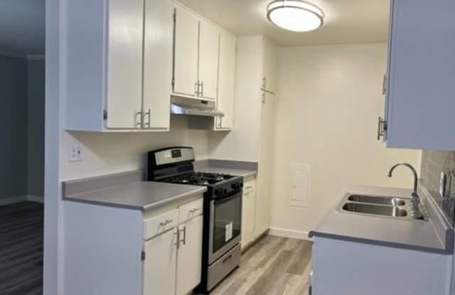 8834 Topanga Canyon Boulevard Gallery 2