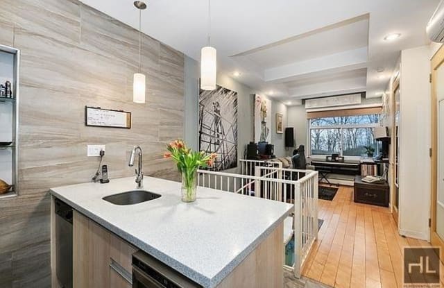 121 KINGSLAND AVENUE - 121 Kingsland Avenue, Brooklyn, NY 11222