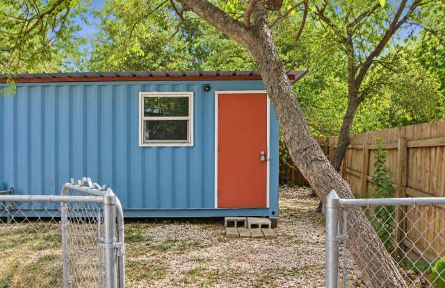 Modern. Unique. Completely Renovated One Bedroom Gallery 2