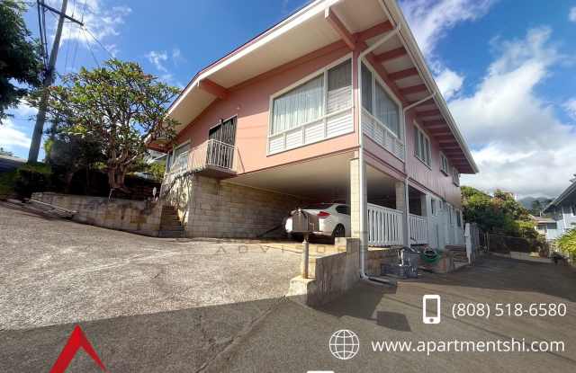 *PLEASE VIEW FULL AD FOR DETAILS* FANTASTIC! 3 Bed / 3 Bath / 4 Parking Manoa Home – Noelani School District! | CLOSE TO UH MANOA Gallery 1