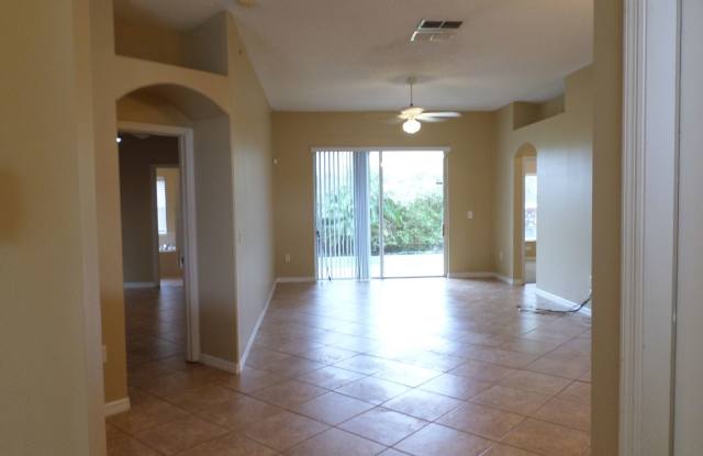 5751 Rywood Drive Gallery 4