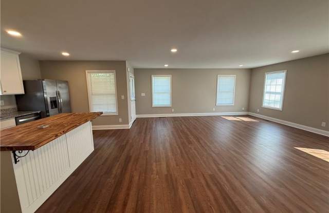5915 Maiden Lane Gallery 4