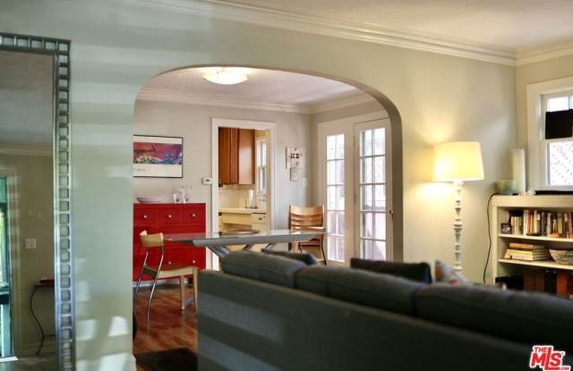 7620 Fountain Gallery 3