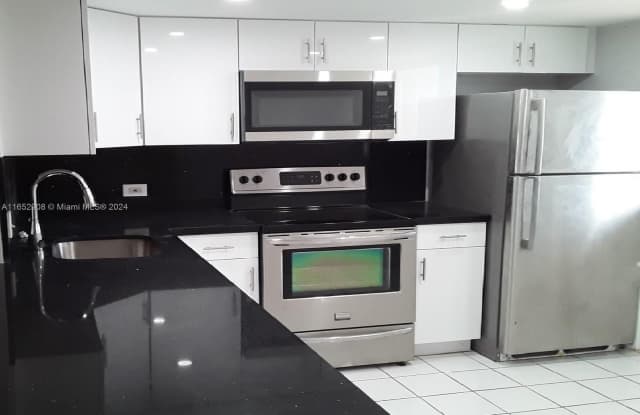 445 NE 195th St - 445 Northeast 195th Street, Ives Estates, FL 33179