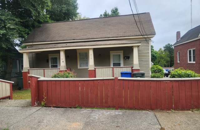 Large 1 Bedroom 1 Bath Five Points Area Gallery 1
