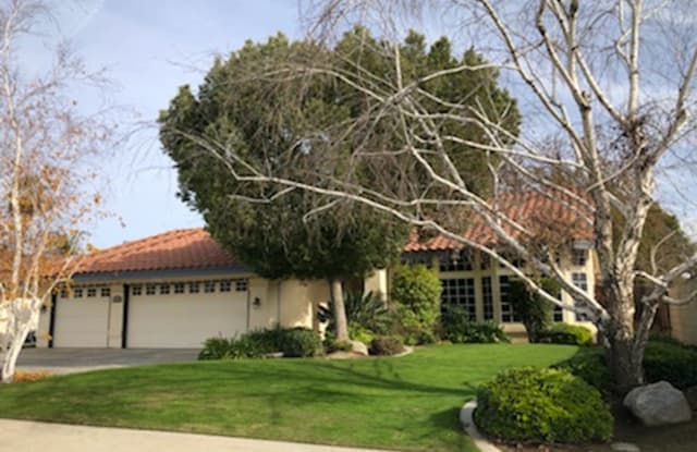 310 Via Rosario - 310 Via Rosario, Bakersfield, CA 93314