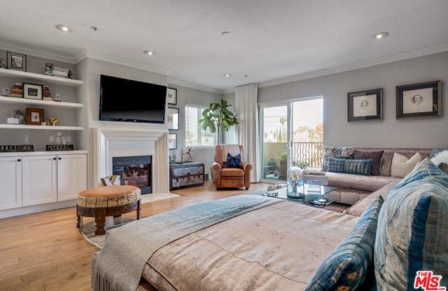 4394 FARMDALE Avenue - 4394 N Farmdale Ave, Los Angeles, CA 91604