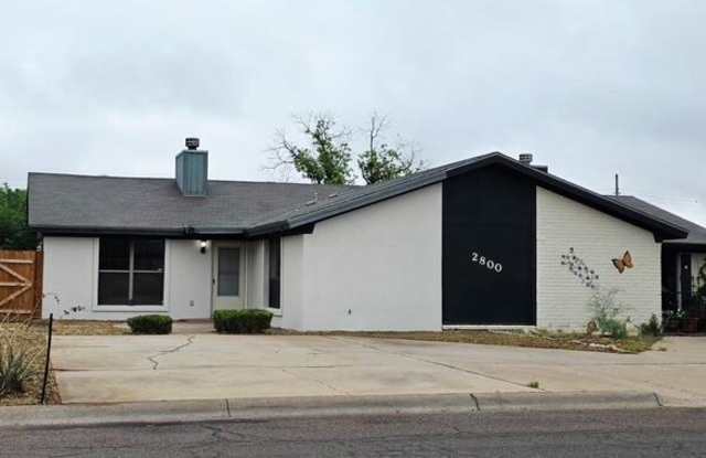 2800 N Pecos St Apt B photos photos