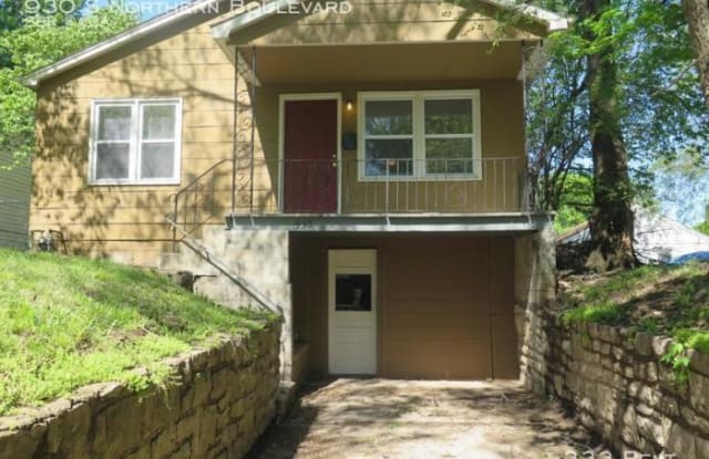 930 S Northern Boulevard - 930 South Northern Boulevard, Independence, MO 64053