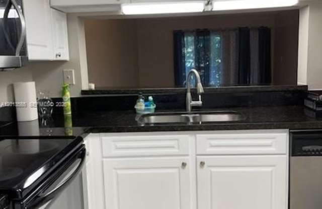 526 SW 113th Way photos photos