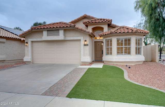 2203 E CREST Lane photos photos
