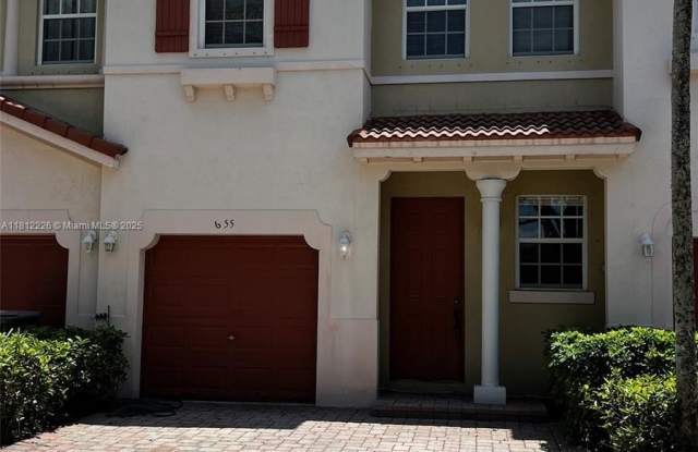 655 NE 21st Ter photos photos