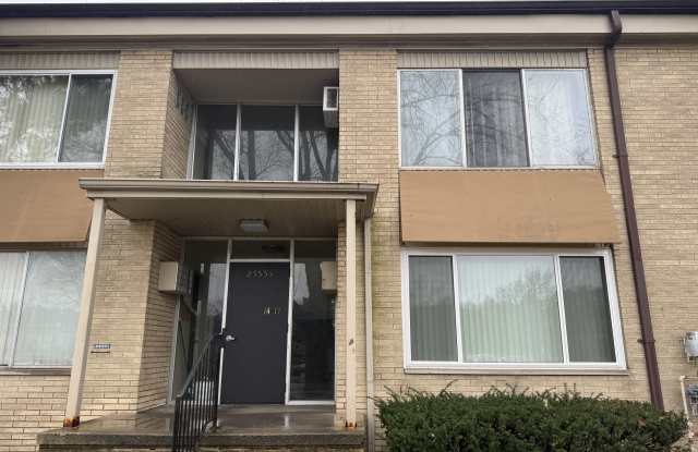 25555 Lahser Rd - 25555 Lahser Road, Southfield, MI 48033