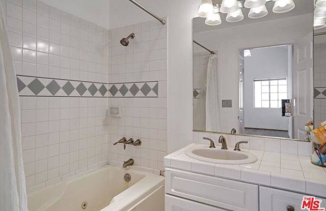 850 North Poinsettia Place photos photos