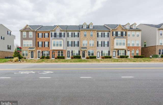 43831 STUBBLE CORNER Square - 43831 Stubble Corner Square, Ashburn, VA 20147