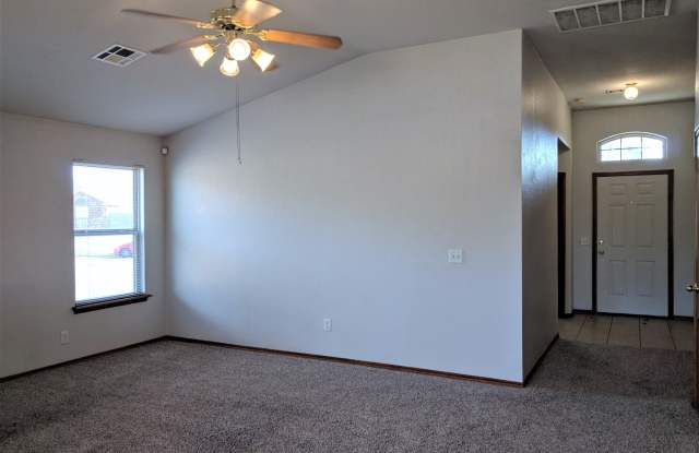 2821 East Lake Dr.  -  Norman 3 bedroom, 2 bath 2 car garage Gallery 3