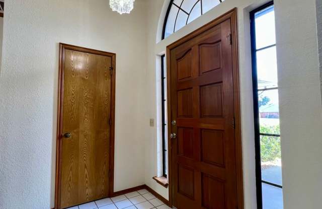 Spacious Bedroom Home in Westmoore School District! Gallery 3