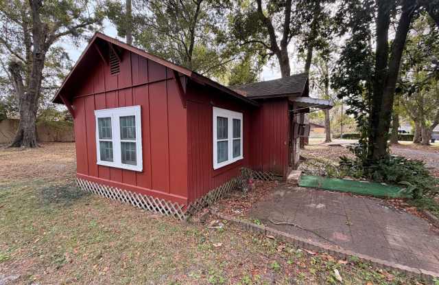 $795 Spacious 1 Bedroom 1 Bath. Big Living Room. Bonus Storage Area. Patio. Lawn Care Included - 5691 Akra Avenue, Jacksonville, FL 32205